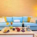 Apartment Golden Palm By Becherish